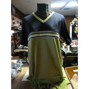 Knitt MIxx Ladies Two Piece Short Set Size Large    FREE SHIPPING